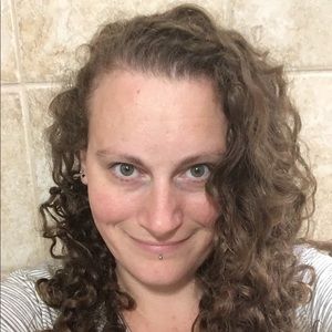 Meet your Posher, Carolyn